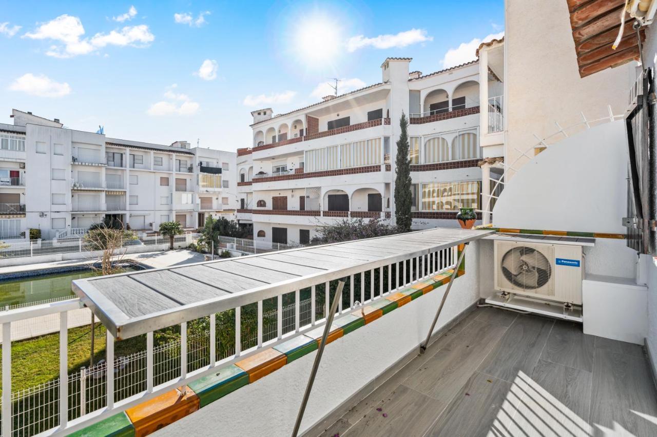 Apartamento Welcs -013- Con Terraza Y Piscina Apartment Empuriabrava Exterior photo